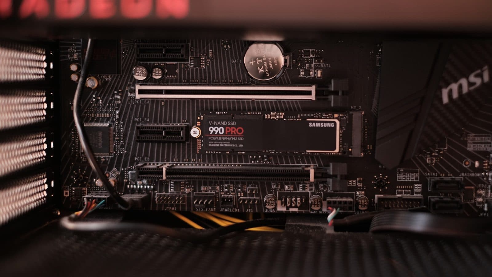 NVMe SSD ugrađen u slot na matičnoj ploči